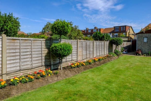 The Complete Guide to Garden Fencing in Bearsden: Styles, Materials & Maintenance